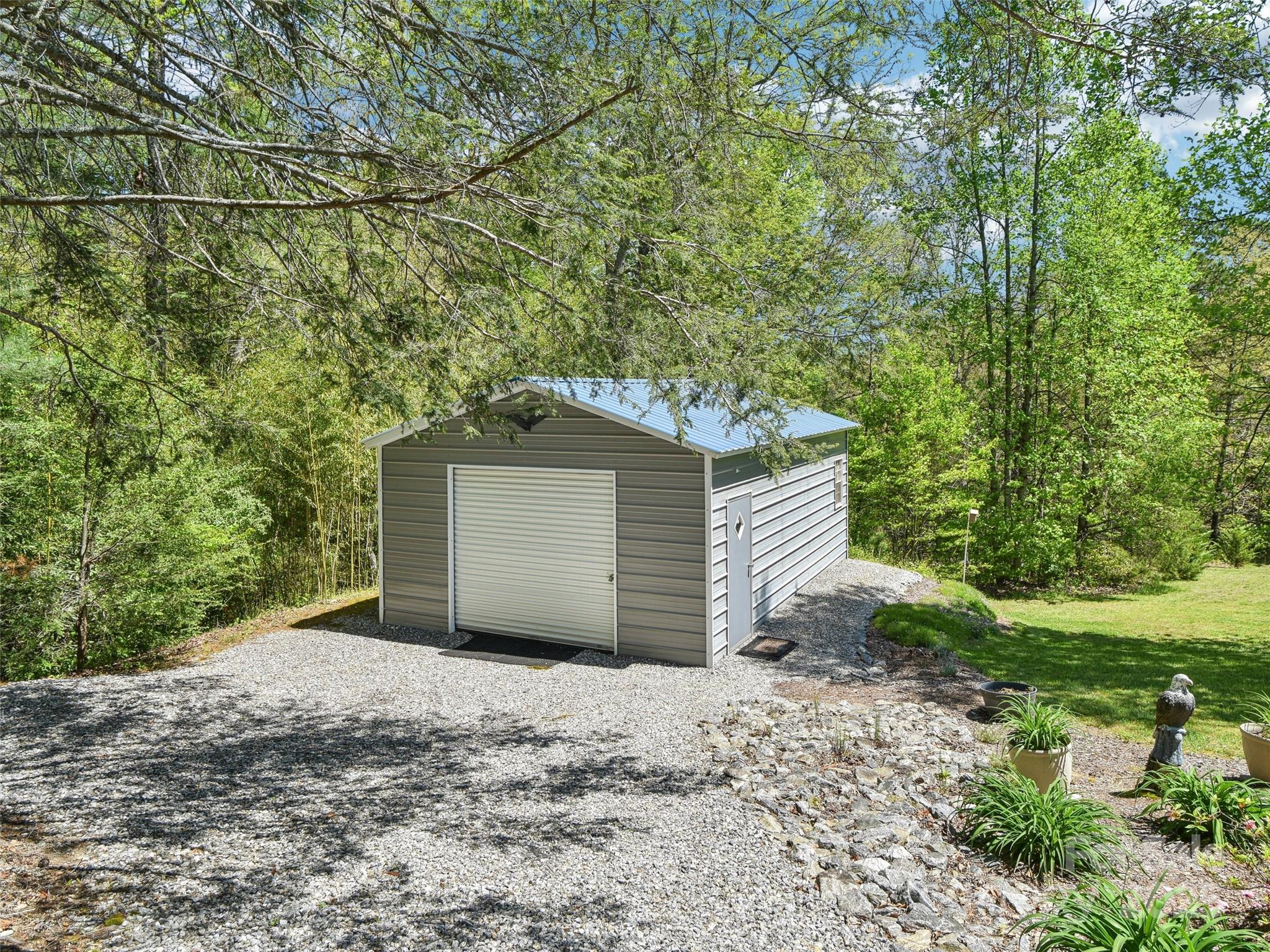 603 Oleta Road Hendersonville, NC 28792 - Photo 24 of 36 Gallery Image 24