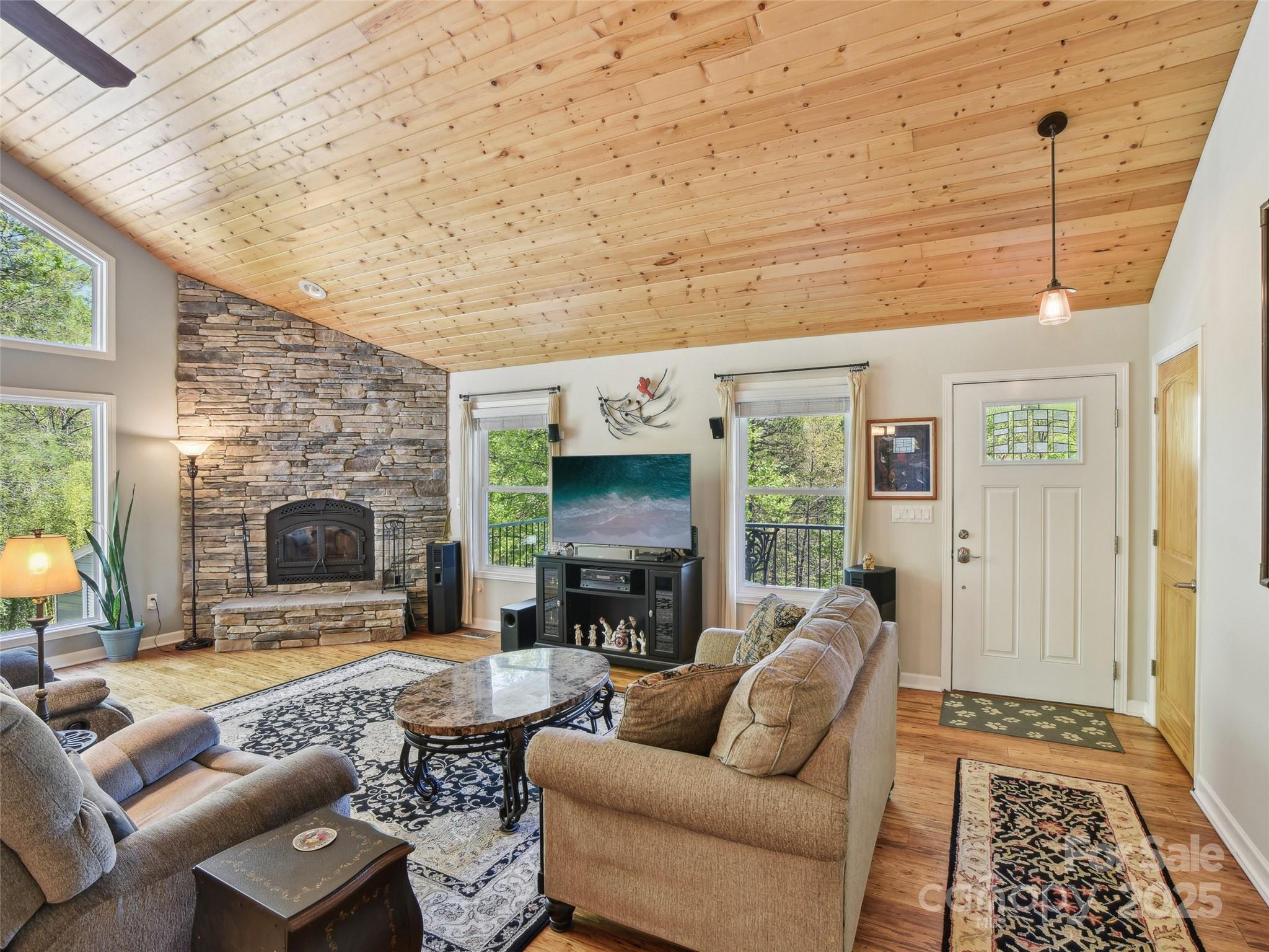 603 Oleta Road Hendersonville, NC 28792 - Photo 6 of 36 Gallery Image 6