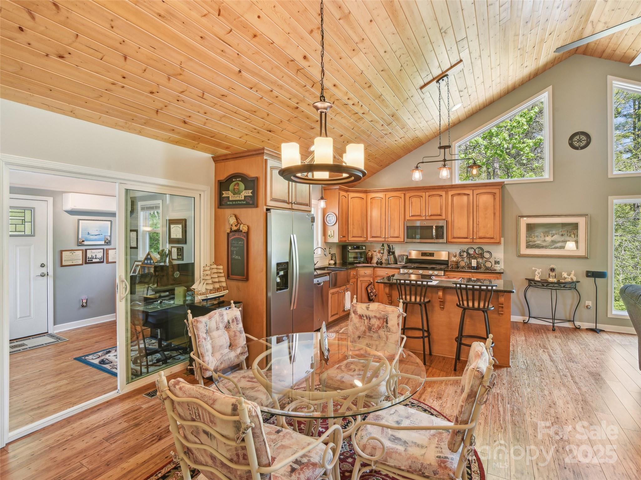 603 Oleta Road Hendersonville, NC 28792 - Photo 8 of 36 Gallery Image 8