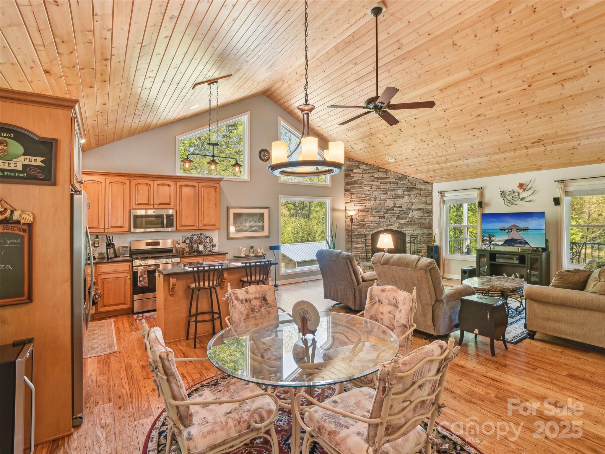 603 Oleta Road Hendersonville, NC 28792 - Photo 9 of 36 Gallery Image 9