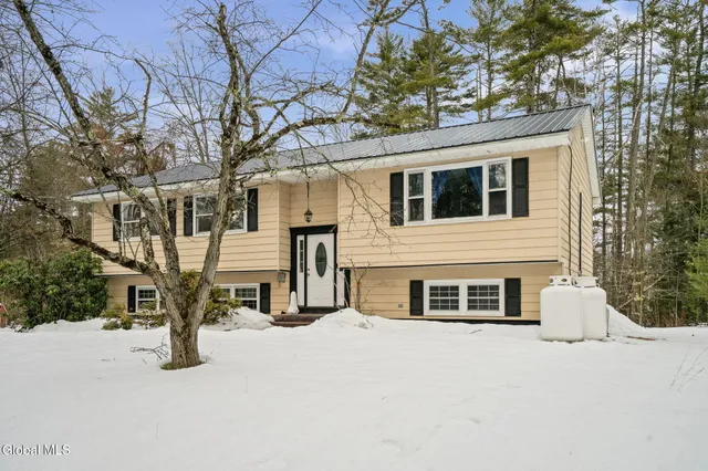 $325,000 | 47 Mountain Road, Hadley, NY 12835