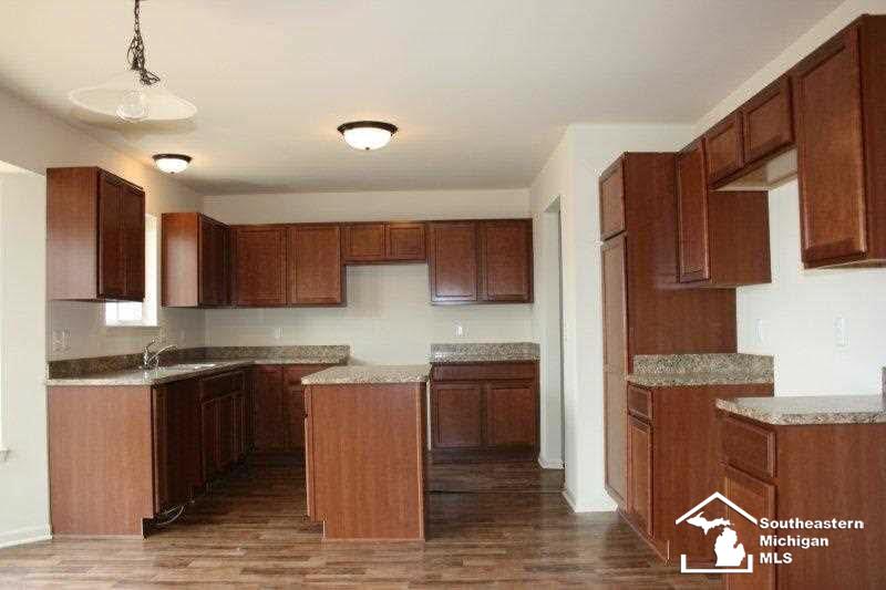 9421 Maple Ridge Drive Newport, MI 48166 - Photo 4 of 24 20437546-3.JPG