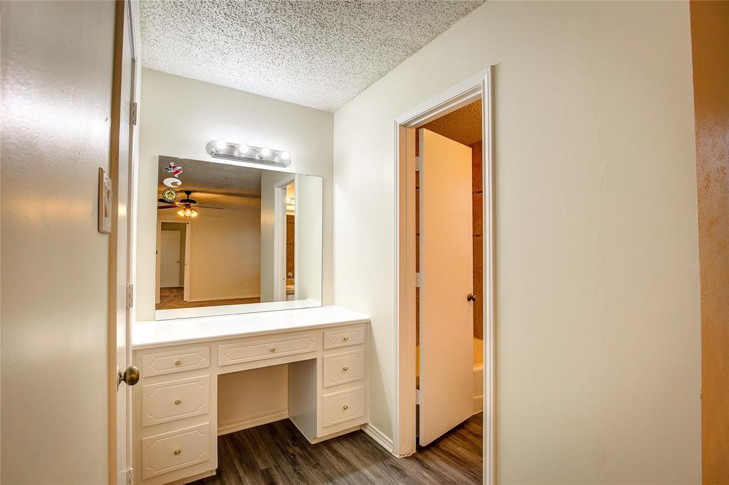 609-611 Melbourne Road Hurst, TX 76053 - Photo 15 of 40