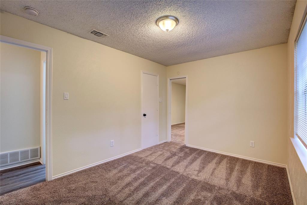 609-611 Melbourne Road Hurst, TX 76053 - Photo 19 of 40