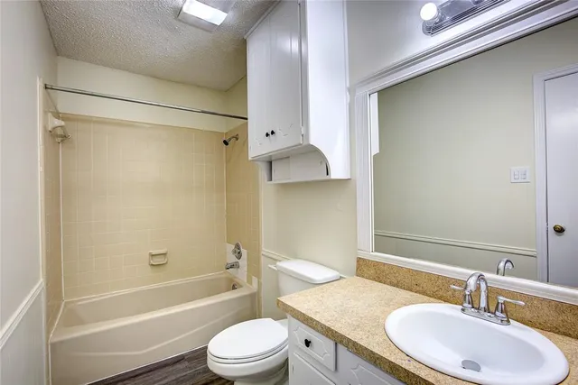 $450,000 | 609-611 Melbourne Road, Hurst, TX 76053