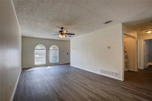 $450,000 | 609-611 Melbourne Road, Hurst, TX 76053