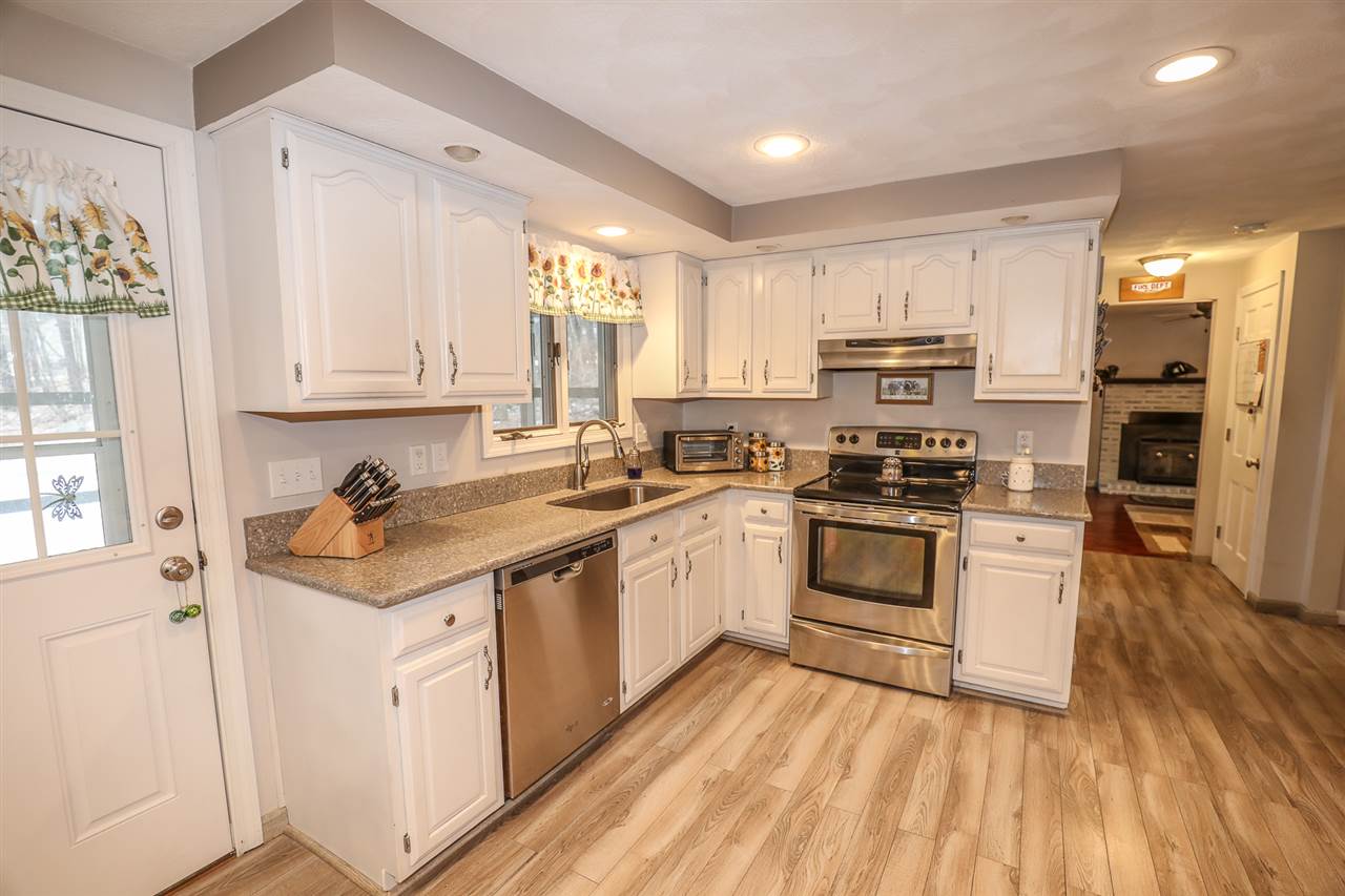 73 Kilrea Road Derry, NH 03038 - Photo 5 of 30 Gallery Image 5