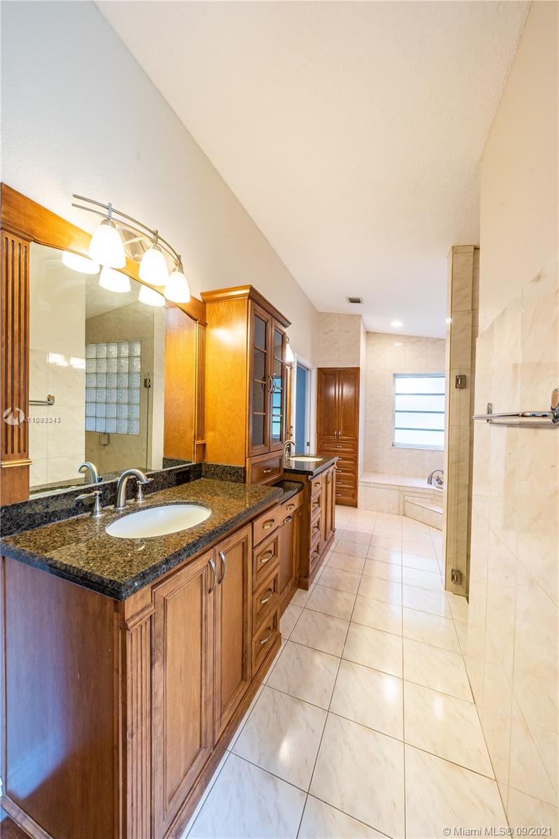 17021 Southwest 66th Street Southwest Ranches, FL 33331 - Photo 14 of 30 Gallery Image 14