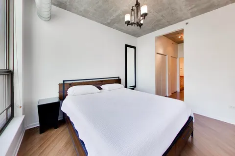 $475,000 | 125 East 13th Street, Unit 1103, Chicago, IL 60605