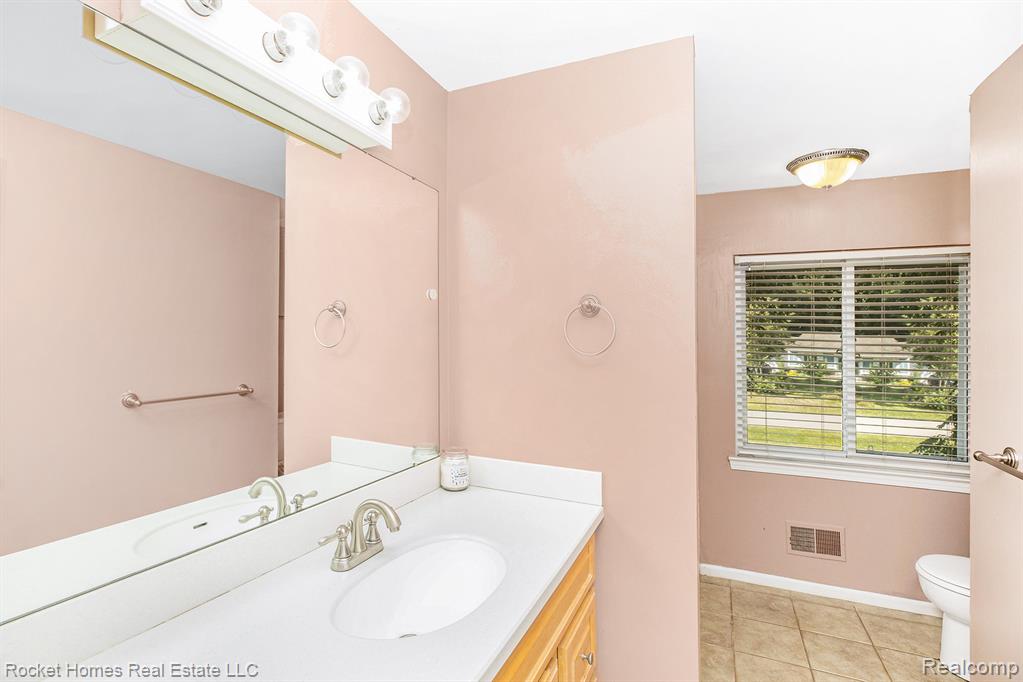 1815 Ruby Avenue Rochester Hills, MI 48309 - Photo 21 of 34