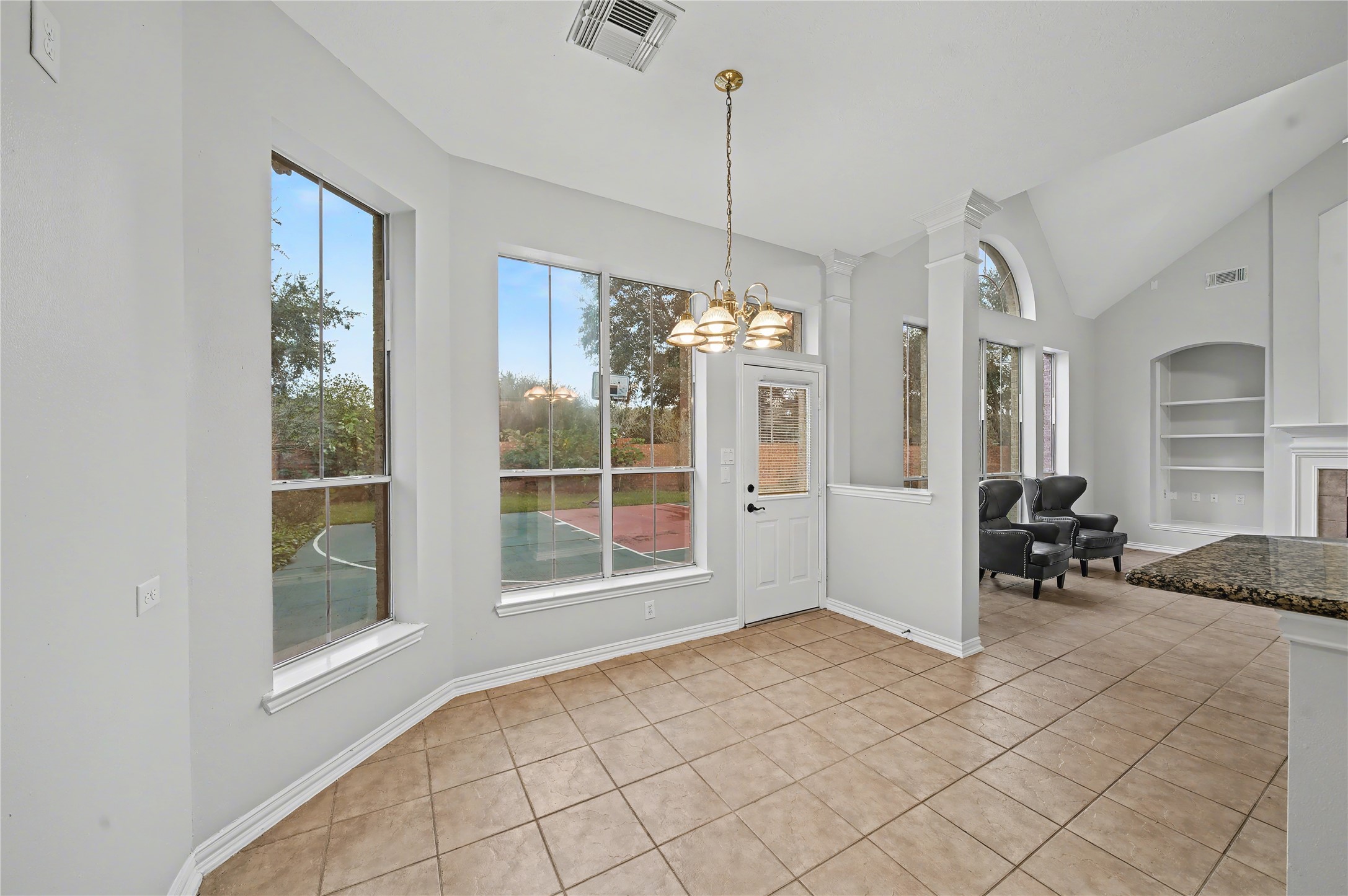 5403 Emerald Pointe Lane Sugar Land, TX 77479 - Photo 34 of 50 a view of a livingroom with a window
