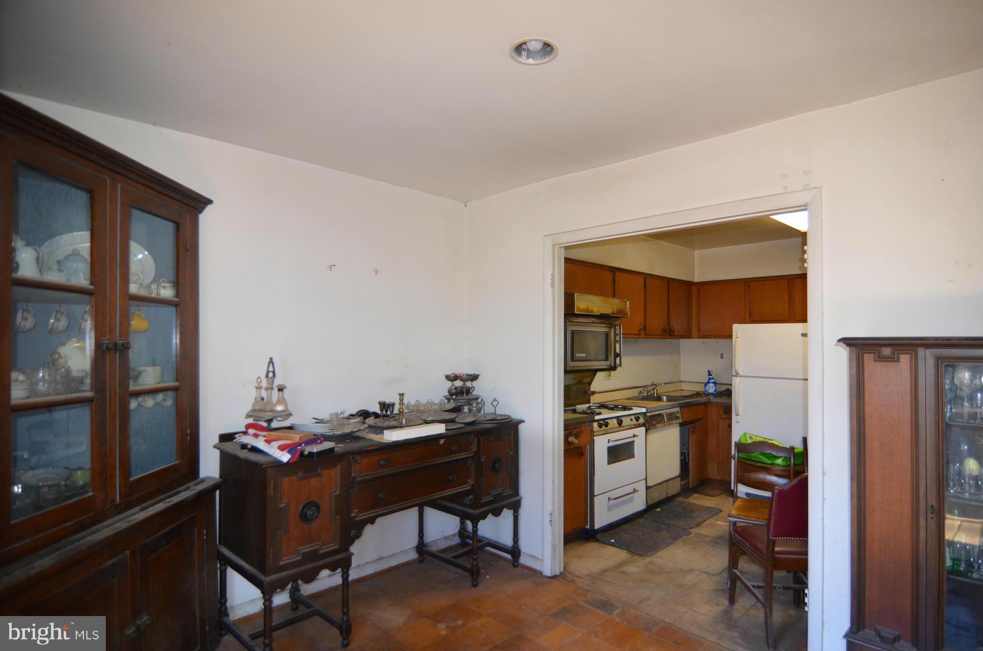 2 Cross Keys Road, Unit 2C Baltimore, MD 21210 - Photo 2 of 14 Dining Room