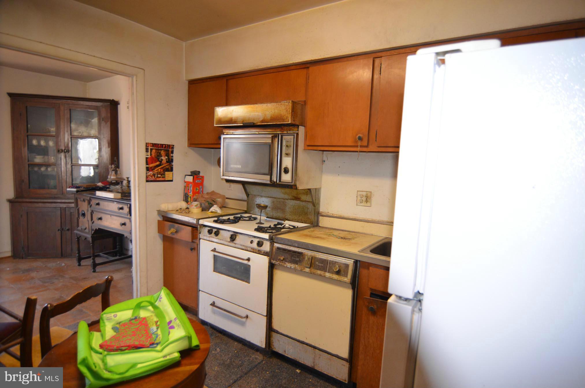 2 Cross Keys Road, Unit 2C Baltimore, MD 21210 - Photo 4 of 14 Kitchen
