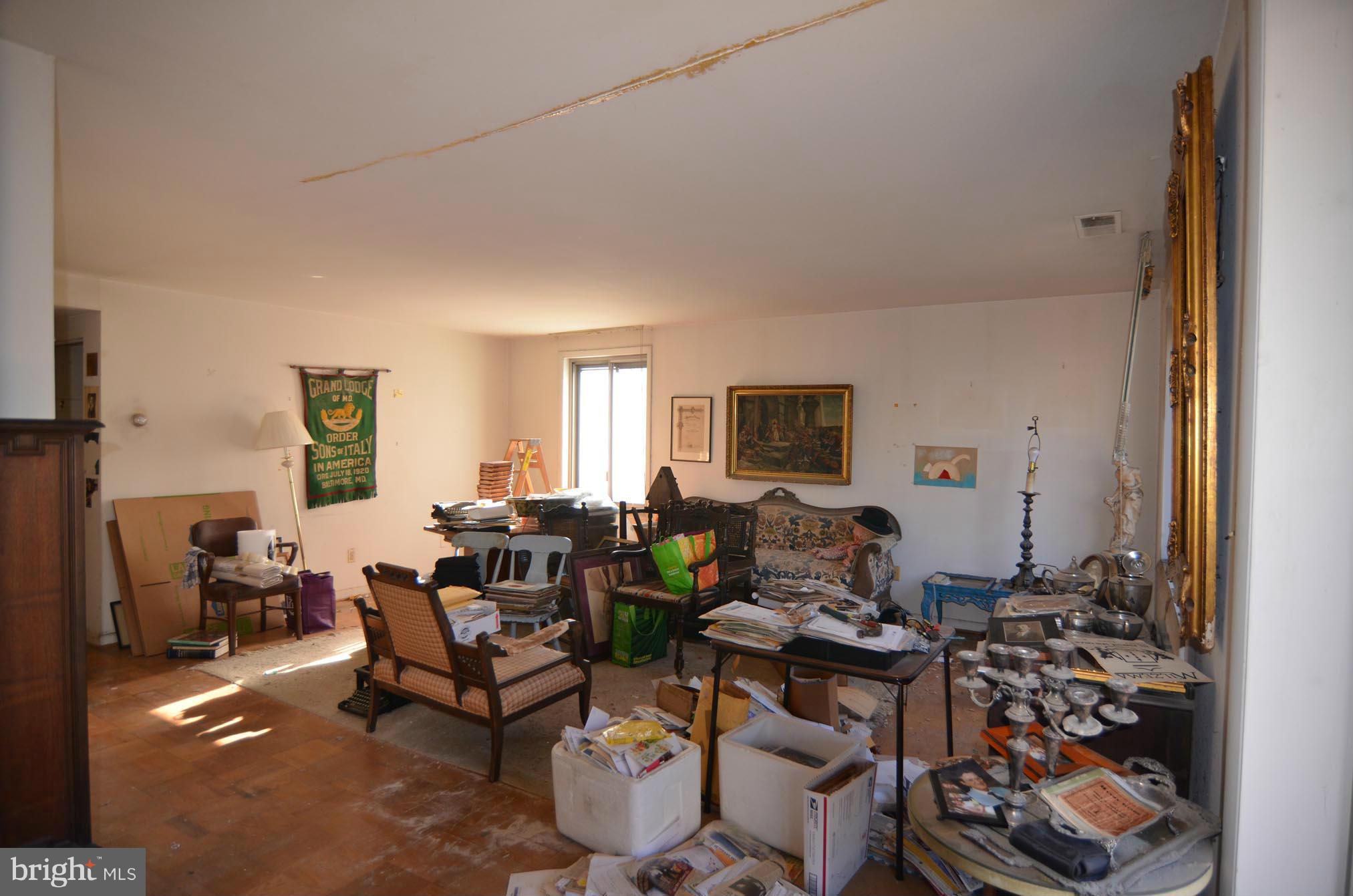 2 Cross Keys Road, Unit 2C Baltimore, MD 21210 - Photo 7 of 14 Living Room