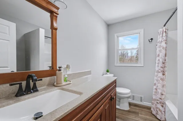 $299,500 | 582 West Tuttle Road, Ionia, MI 48846