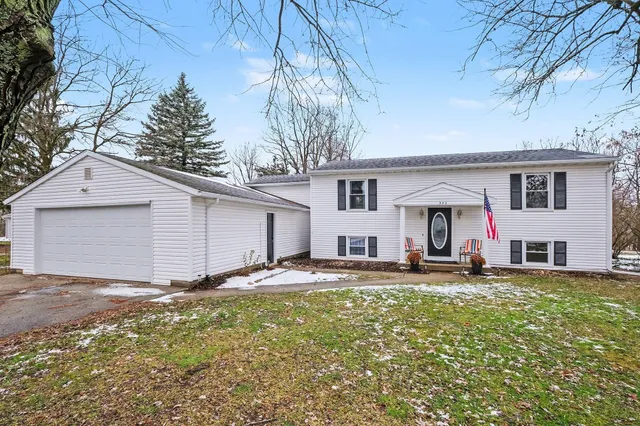 $299,500 | 582 West Tuttle Road, Ionia, MI 48846