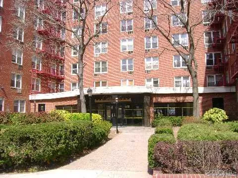 $405,000 | 63-11 Queens Boulevard, Unit D21 | Woodside
