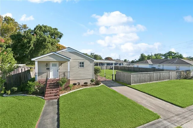 $184,900 | 313 Reiss Place, Chalmette, LA 70043