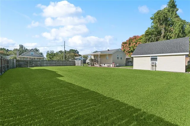 $184,900 | 313 Reiss Place, Chalmette, LA 70043