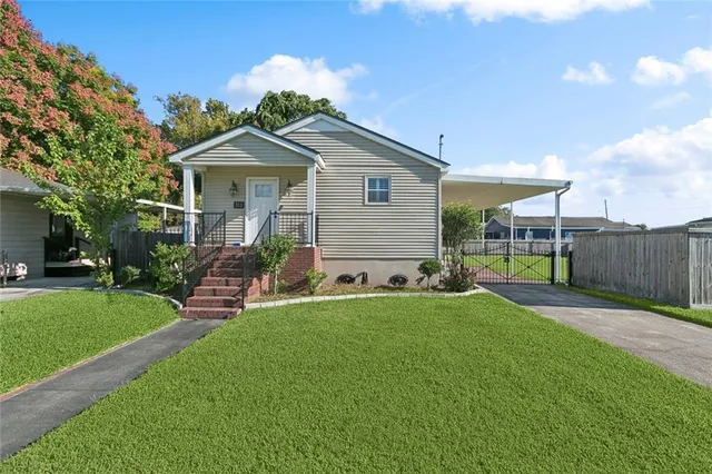 $184,900 | 313 Reiss Place, Chalmette, LA 70043