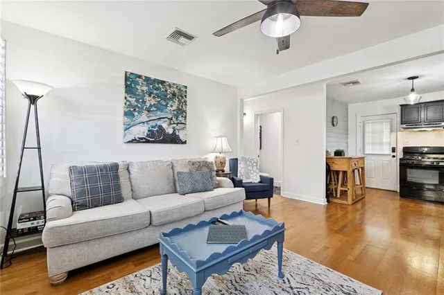 $184,900 | 313 Reiss Place, Chalmette, LA 70043