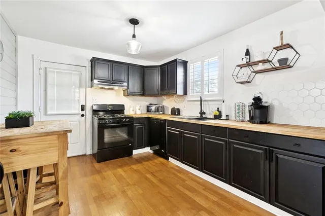 $184,900 | 313 Reiss Place, Chalmette, LA 70043