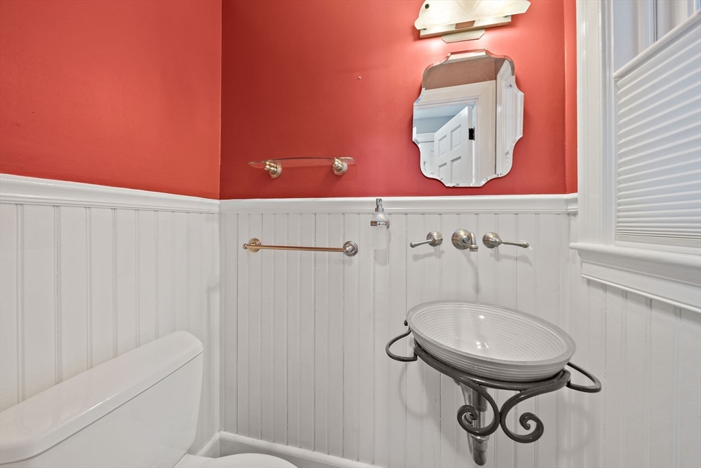 20 Dunbar Street Canton, MA 02021 - Photo 9 of 38