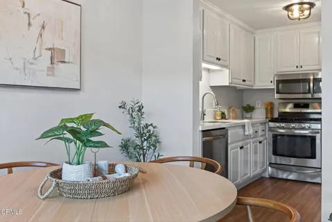 $499,000 | 1320 San Simeon Court, Unit 4, Ventura, CA 93003