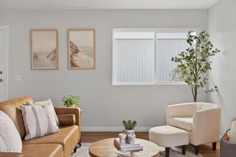 $499,000 | 1320 San Simeon Court, Unit 4, Ventura, CA 93003