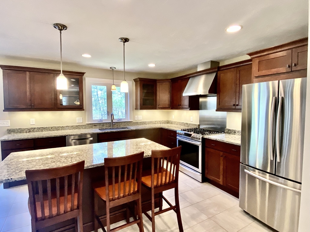 181 Captain Allen Way Whitman, MA 02382 - Photo 4 of 29
