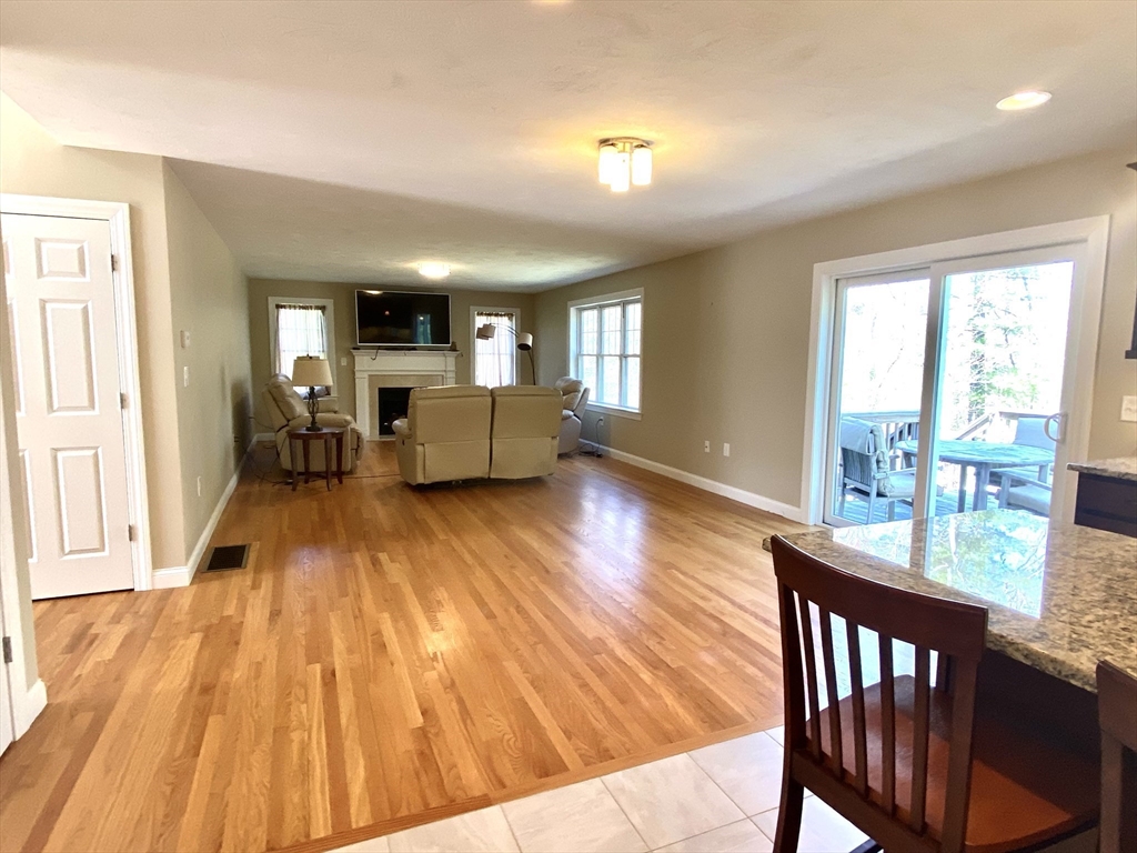 181 Captain Allen Way Whitman, MA 02382 - Photo 5 of 29