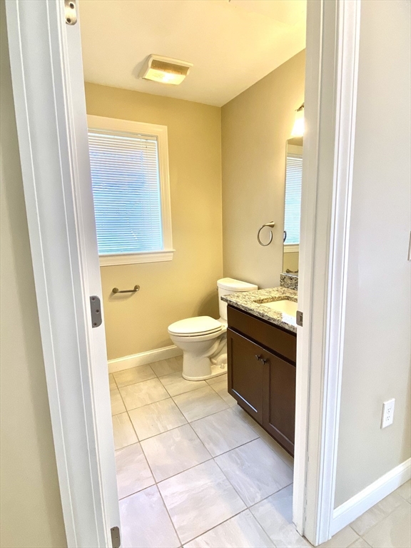 181 Captain Allen Way Whitman, MA 02382 - Photo 9 of 29