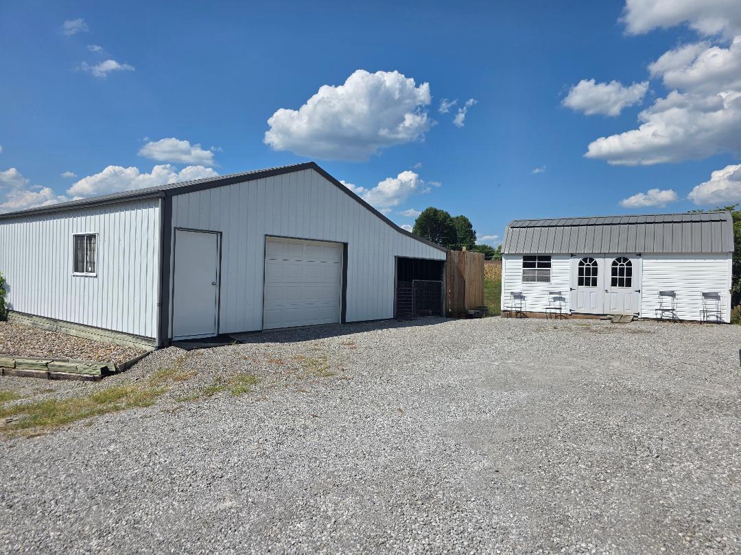 12371 South Park Road Benton, IL 62812 - Photo 5 of 23 Gallery Image 5