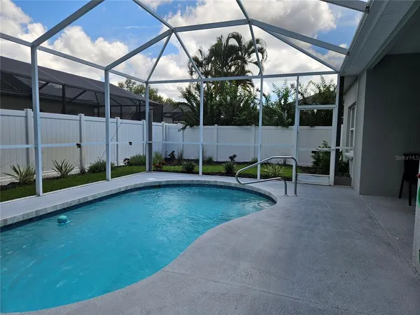 $525,000 | 12303 Tall Pines Way, Lakewood Ranch, FL 34202
