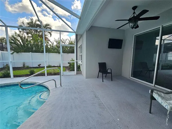 $525,000 | 12303 Tall Pines Way, Lakewood Ranch, FL 34202