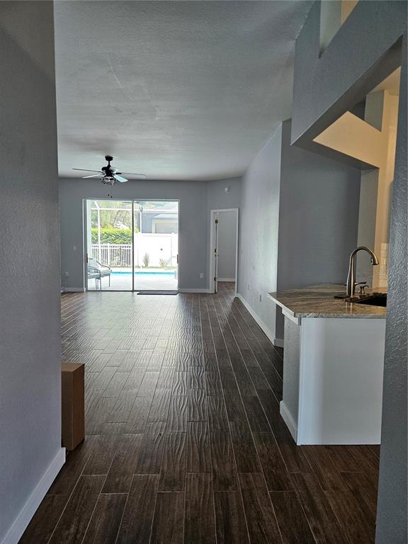 12303 Tall Pines Way Lakewood Ranch, FL 34202 - Photo 5 of 24