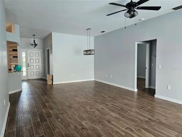 $525,000 | 12303 Tall Pines Way, Lakewood Ranch, FL 34202