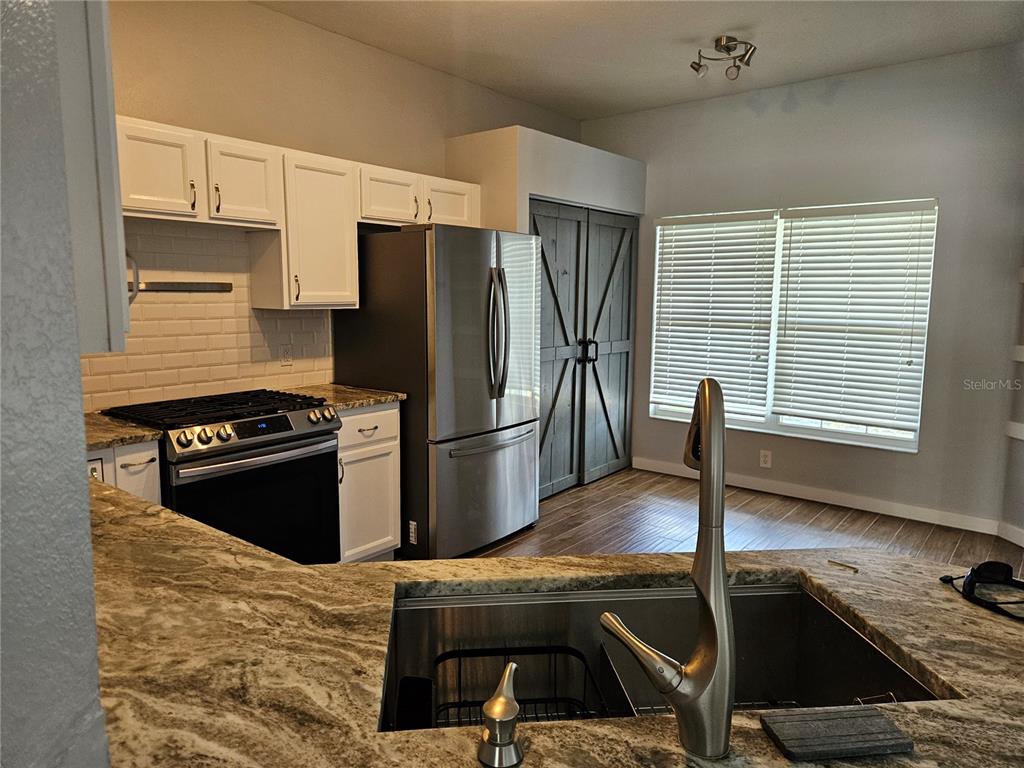 12303 Tall Pines Way Lakewood Ranch, FL 34202 - Photo 10 of 24