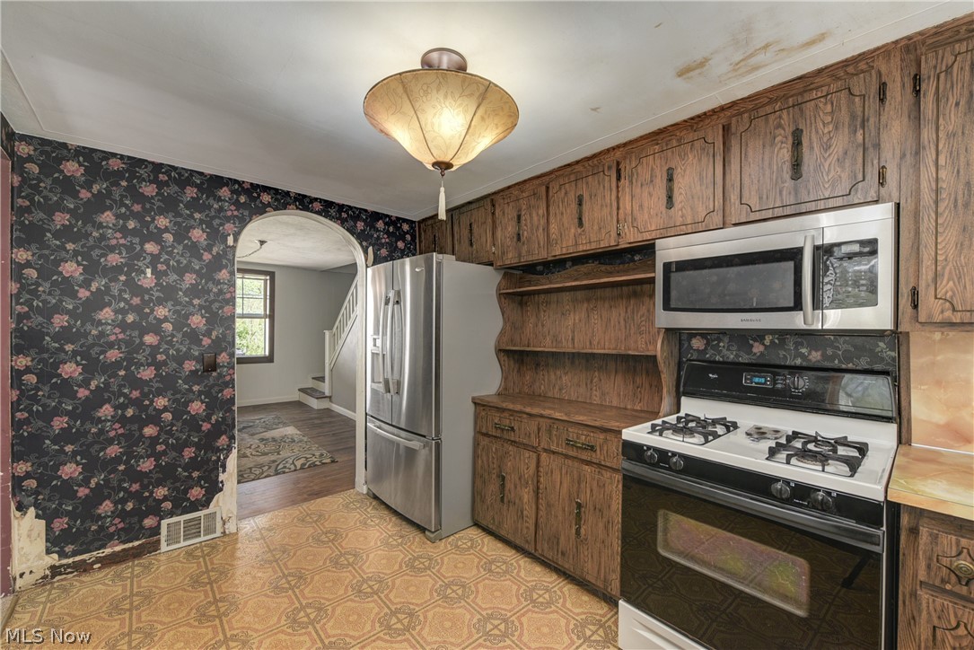 343 Bellus Road Hinckley, OH 44233 - Photo 19 of 49 Kitchen
