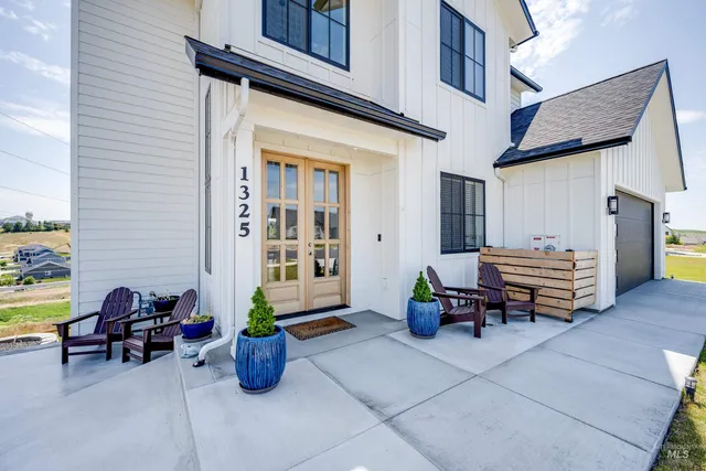 $899,000 | 1325 Southwest Panorama Drive, Pullman, WA 99163