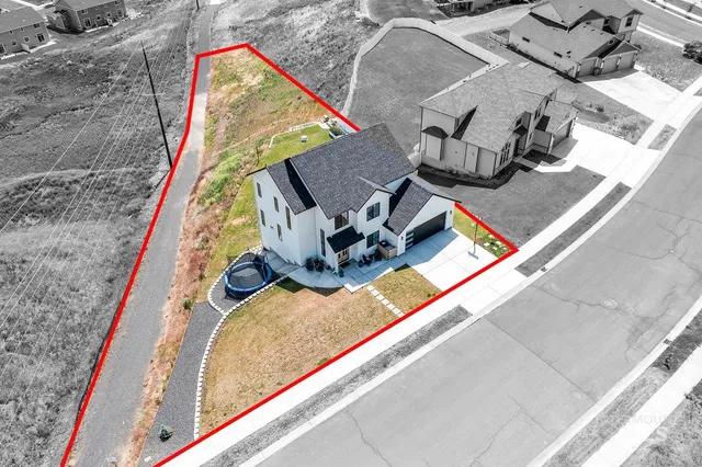 $899,000 | 1325 Southwest Panorama Drive, Pullman, WA 99163