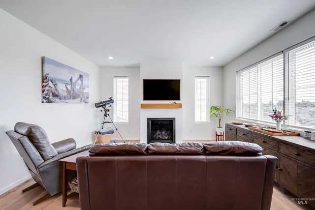 $899,000 | 1325 Southwest Panorama Drive, Pullman, WA 99163