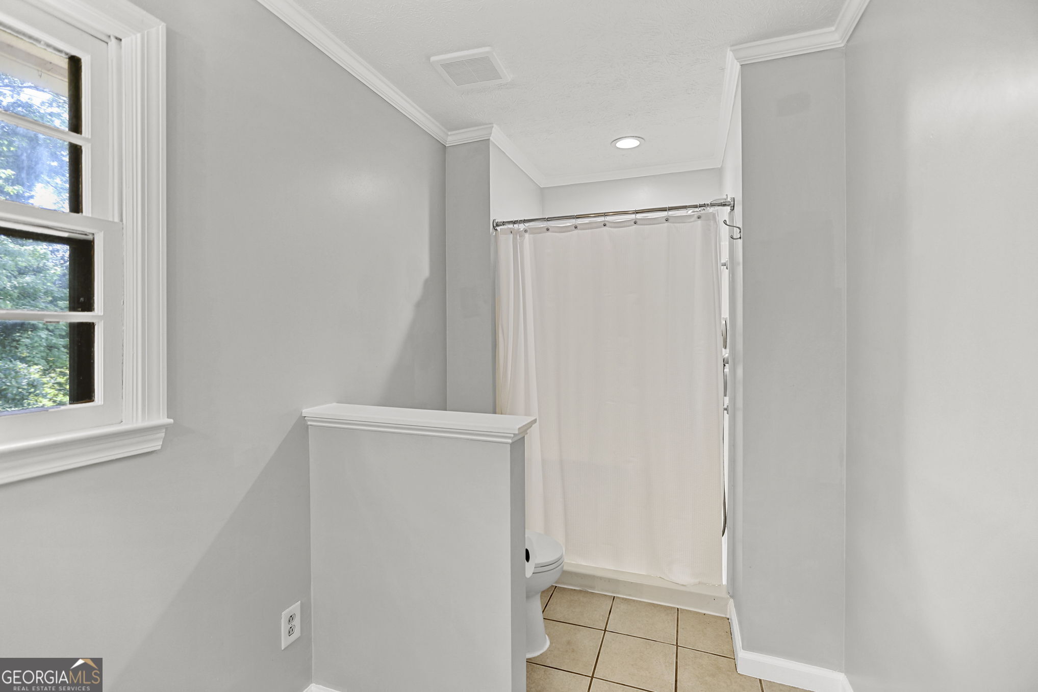 12 Conner Drive Newnan, GA 30263 - Photo 14 of 28 a view of an empty room