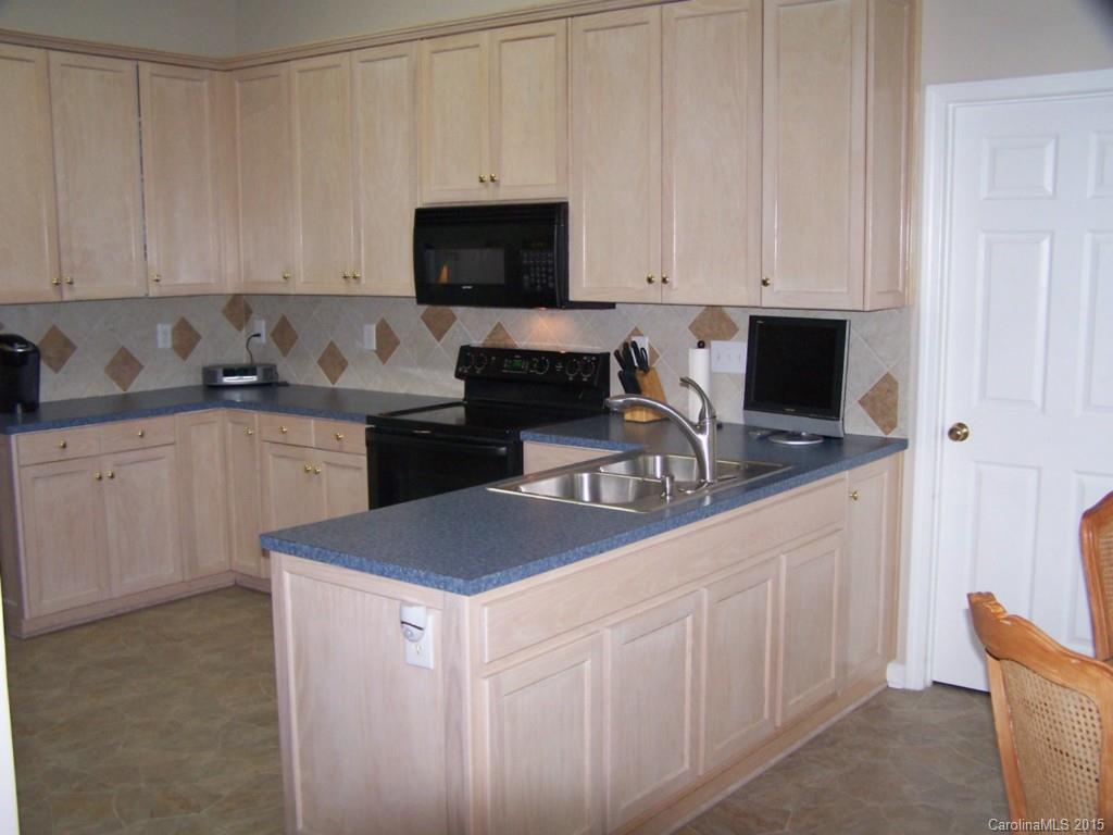10720 Ridge Acres Road Charlotte, NC 28214 - Photo 3 of 22 Gallery Image 3