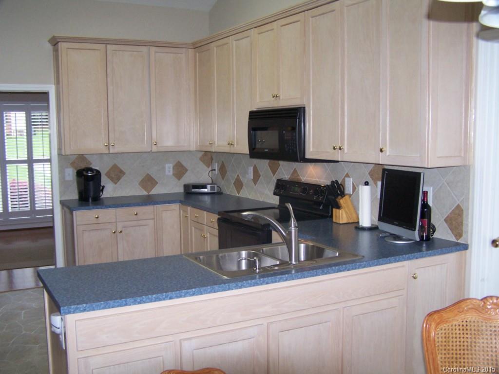 10720 Ridge Acres Road Charlotte, NC 28214 - Photo 4 of 22 Gallery Image 4