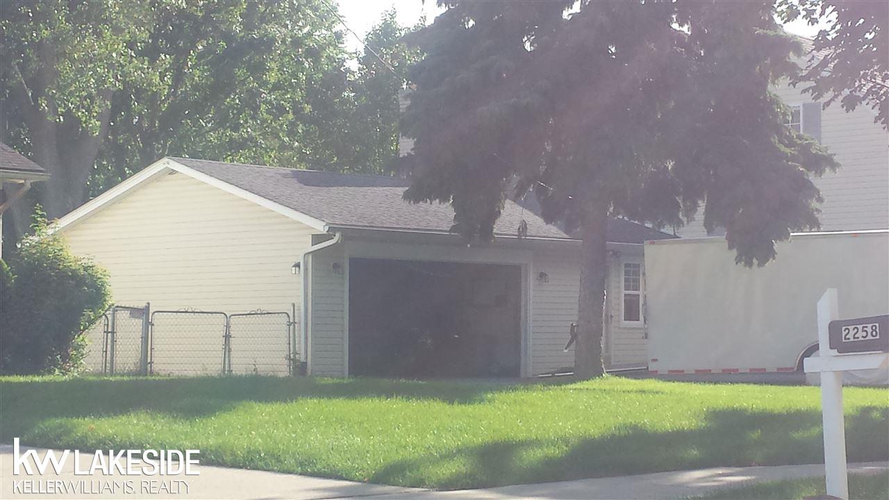 2244 Oakcrest Road Sterling Heights, MI 48310 - Photo 3 of 44 LARGE GARAGE