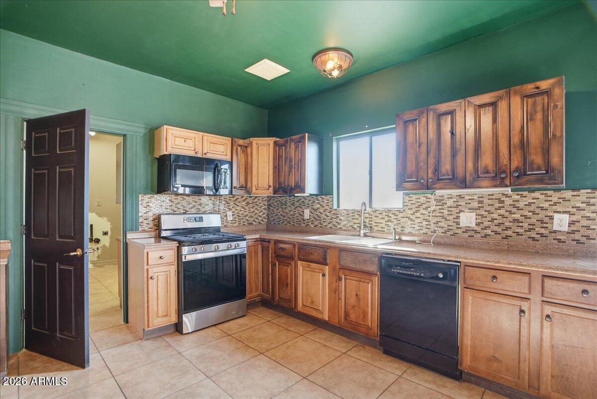 1414 West Ocotillo Road San Tan Valley, AZ 85140 - Photo 31 of 62 34-1414 Ocotillo Rd_RedHogMedia