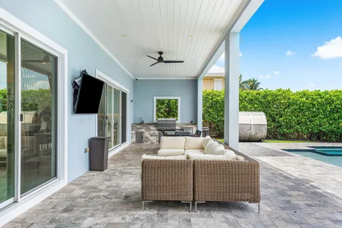 $9,990,000 | 2100 Notre Dame Drive, Lake Worth Beach, FL 33460