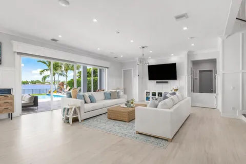 $9,750,000 | 2100 Notre Dame Drive, Lake Worth Beach, FL 33460