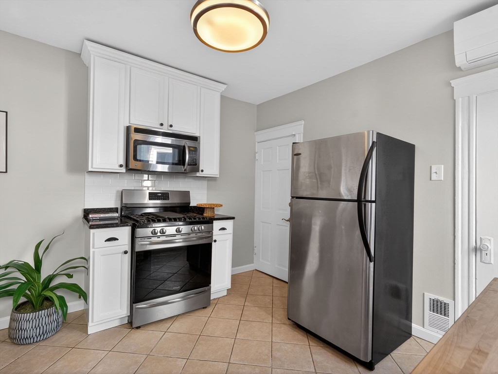 141 South Street, Unit 2 Boston, MA 02130 - Photo 14 of 31